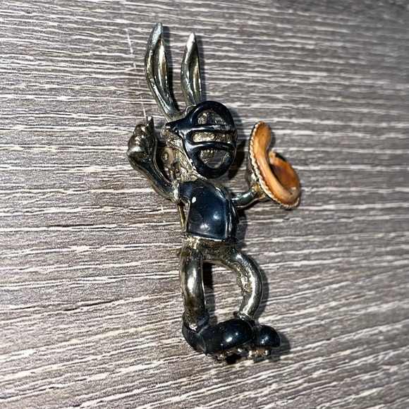 VINTAGE BUGS BUNNY Rare Baseball Catcher Brooch Collectible Pin 2” - Picture 2 of 5